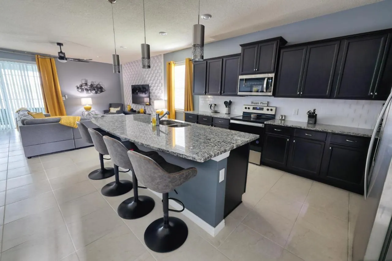 8 Bed Themed Windsor Island Resort Holiday Home Four Corners