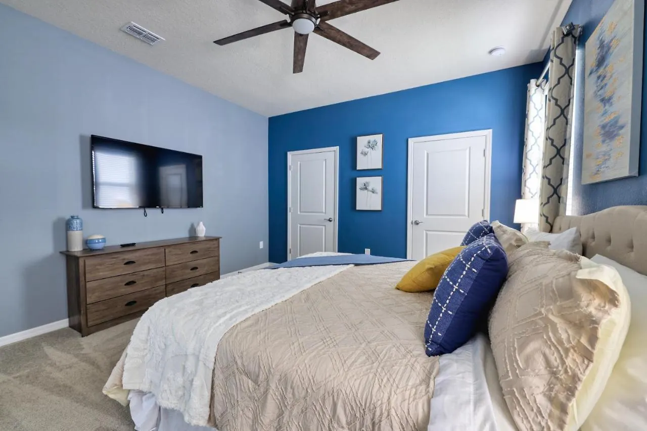 8 Bed Themed Windsor Island Resort Holiday Home Four Corners