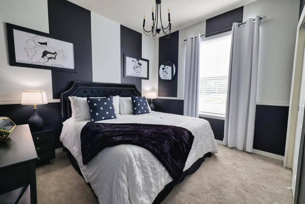 8 Bed Themed Windsor Island Resort Holiday Home Four Corners