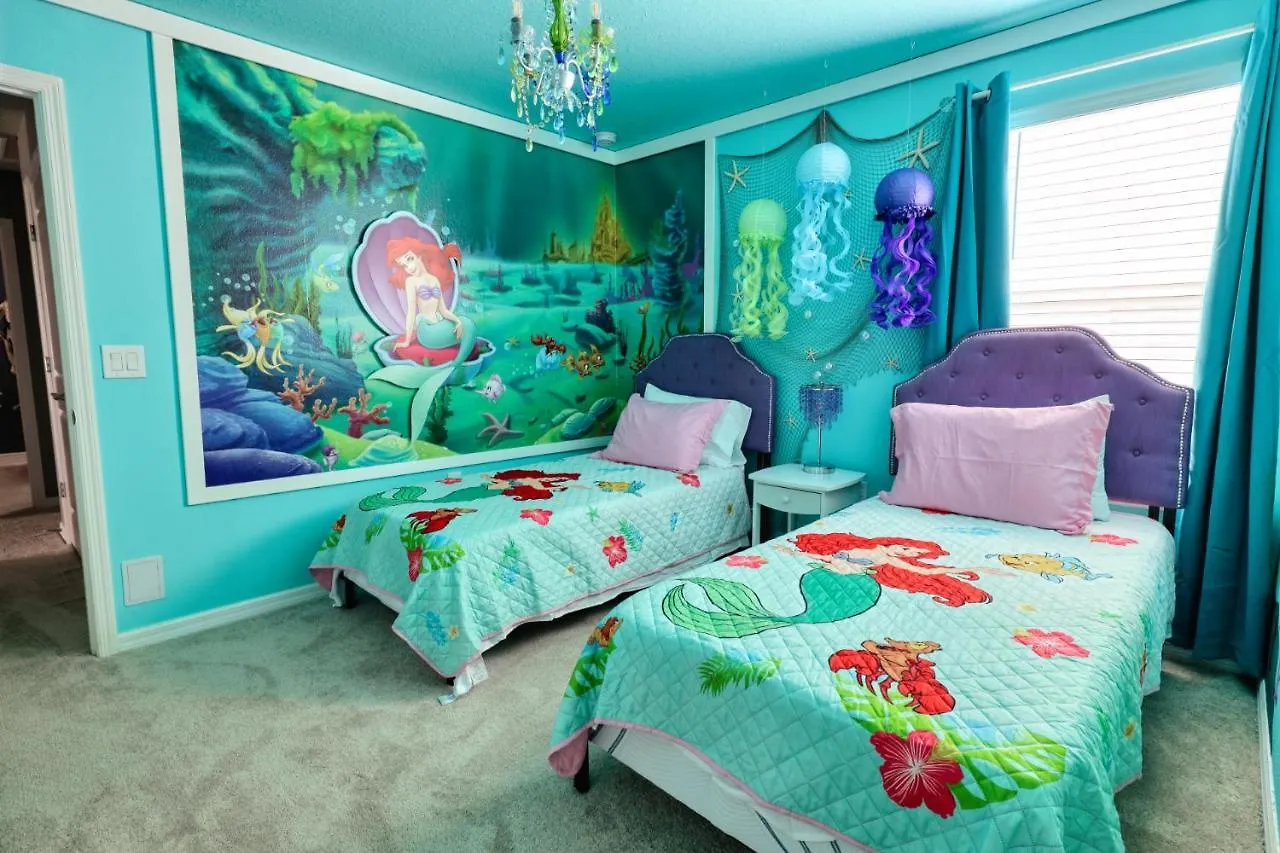 8 Bed Themed Windsor Island Resort Holiday Home Four Corners