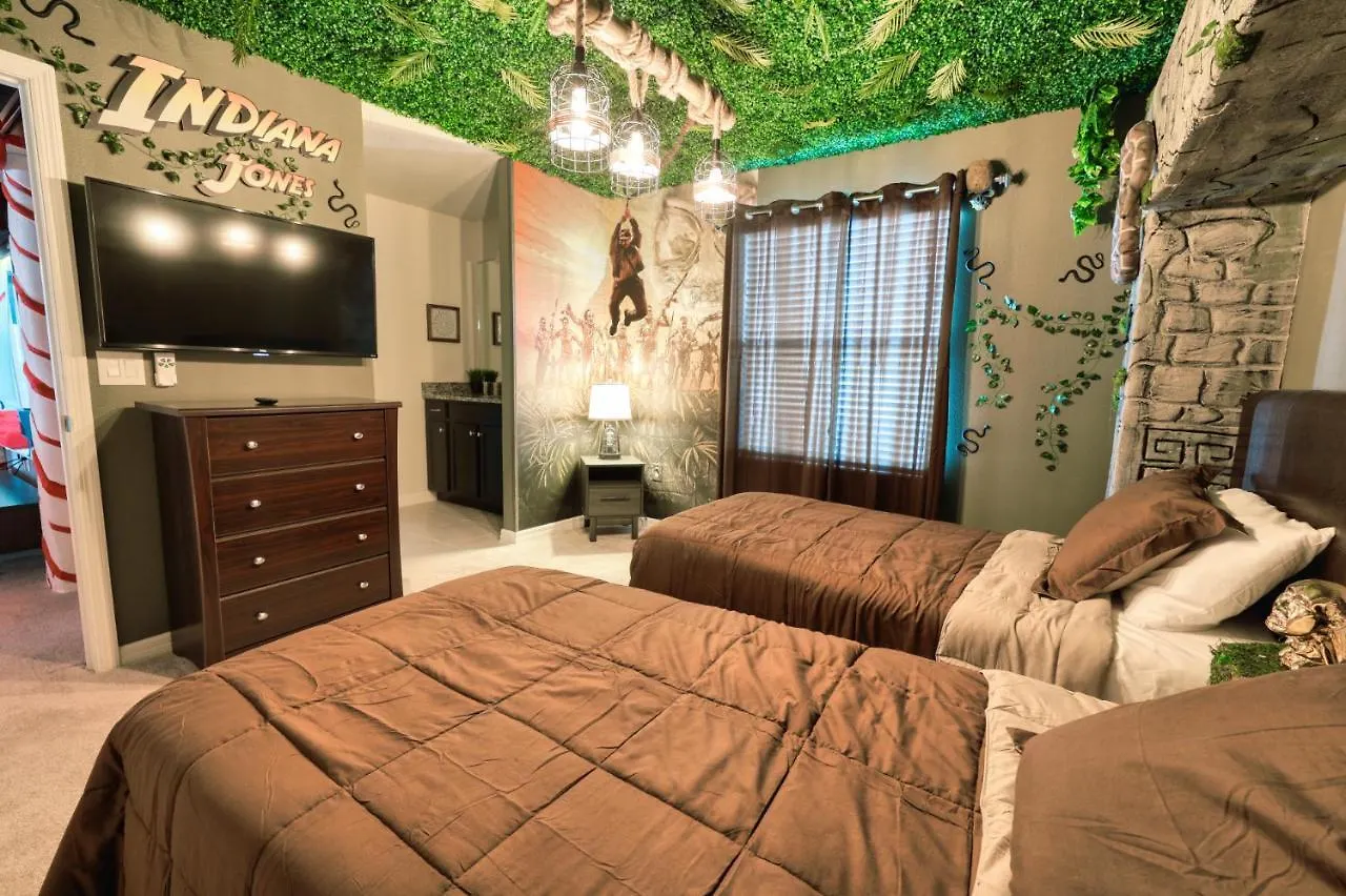 8 Bed Themed Windsor Island Resort Holiday Home Four Corners