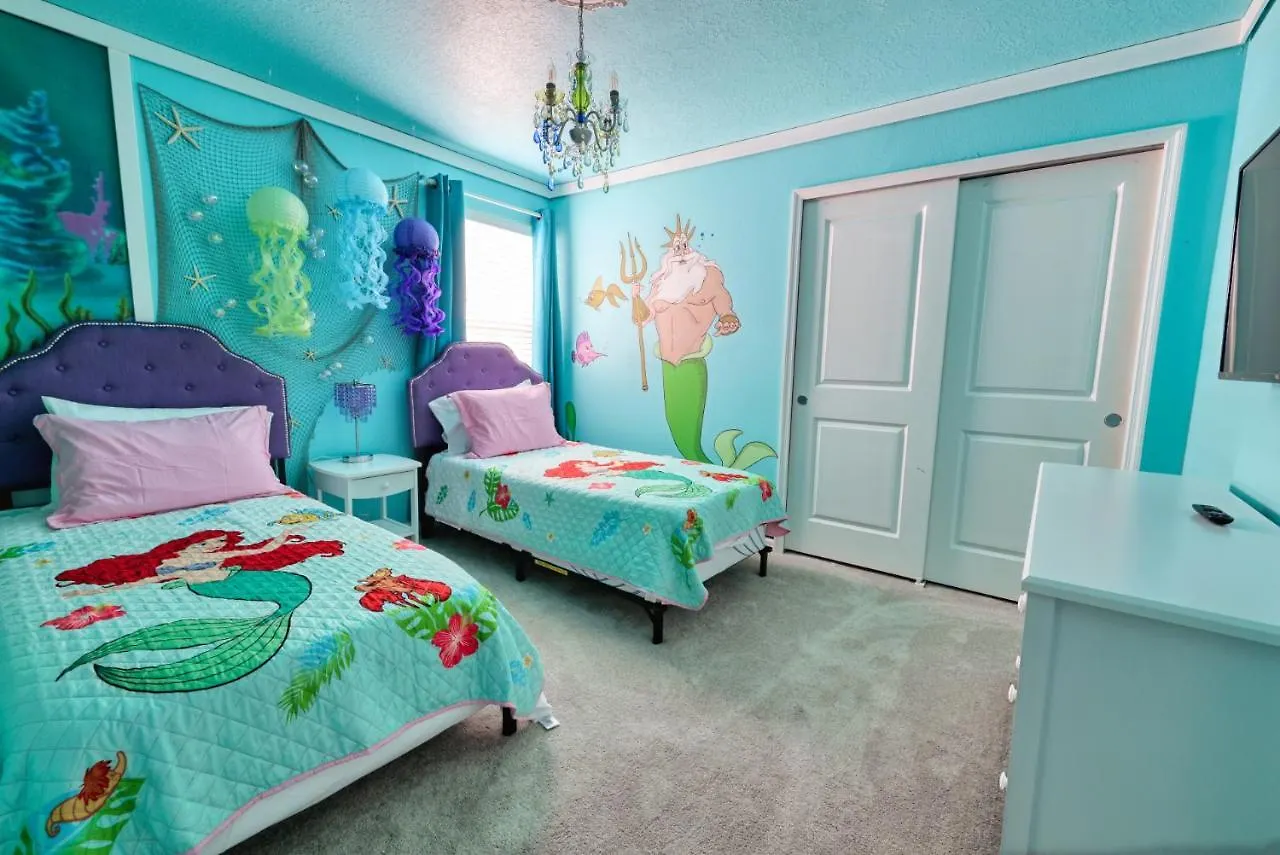 8 Bed Themed Windsor Island Resort Holiday Home Four Corners