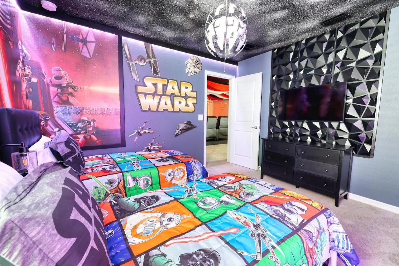 8 Bed Themed Windsor Island Resort Holiday Home Four Corners
