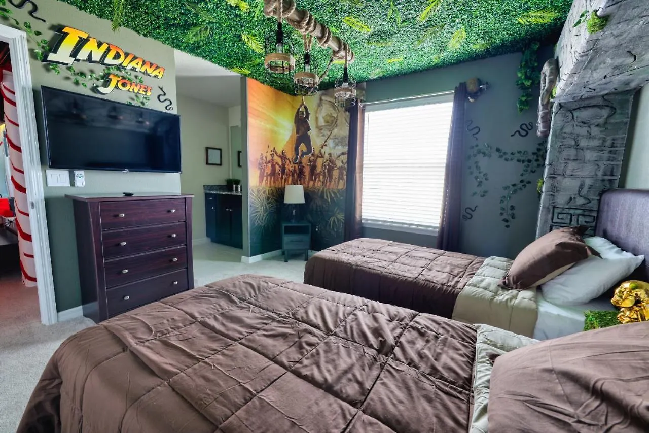 8 Bed Themed Windsor Island Resort Holiday Home Four Corners