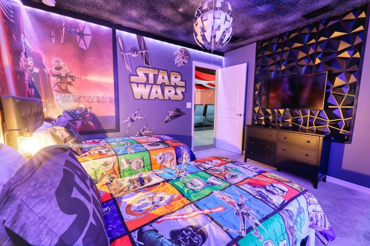 8 Bed Themed Windsor Island Resort Holiday Home Four Corners